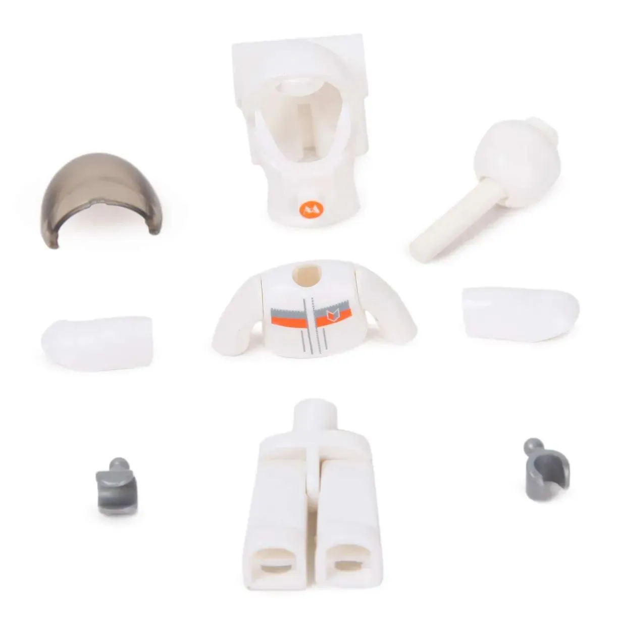 Конструктор пластмассовый Sluban “Космос: Ракетная база“ (733 дет.)