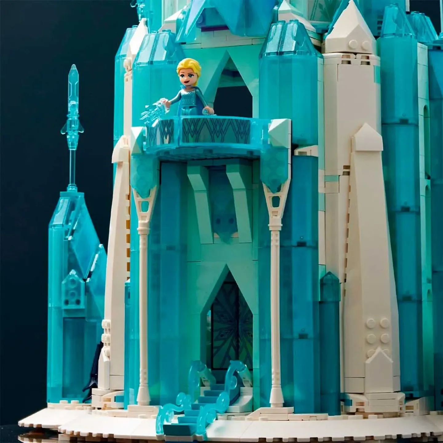 Конструктор LEGO Princess “Ледяной замок“