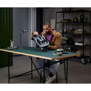 Игрушка Конструктор LEGO  Technic Гибридный гиперкар PEUGEOT 9X8 24H Le Mans