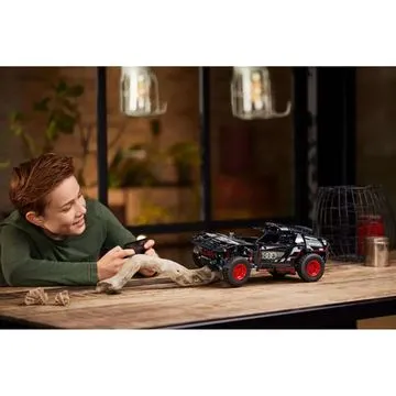 Конструктор LEGO  Technic Audi RS Q e-tron