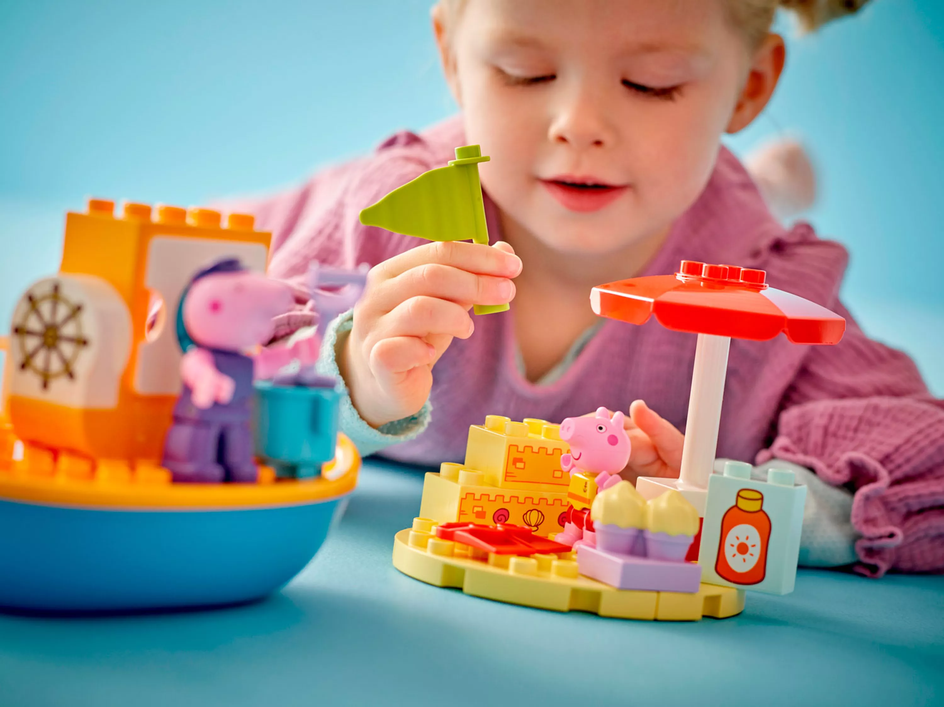 Конструктор LEGO Путешествие Свинки Пеппы на кораблике