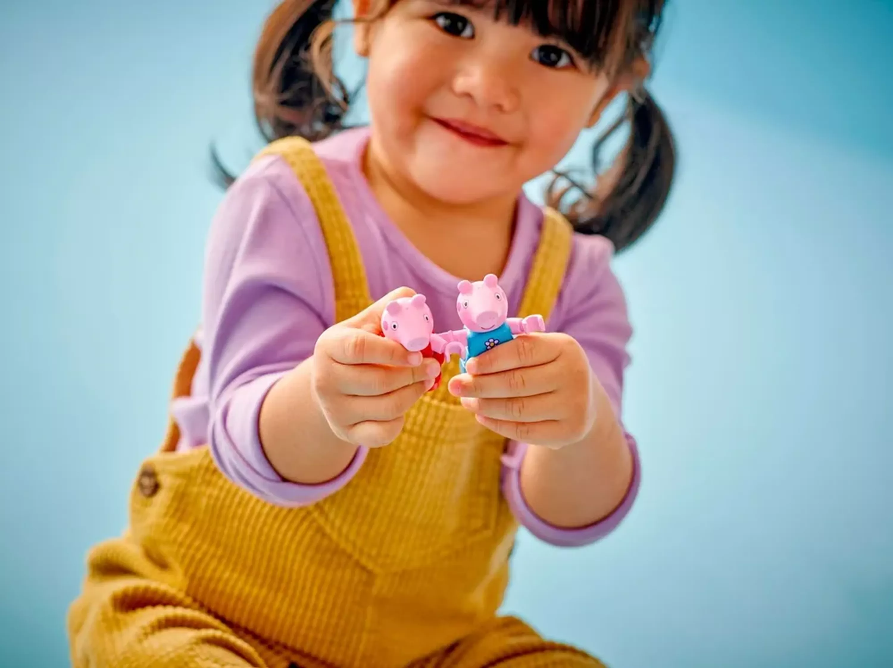 Конструктор LEGO Сад Свинки Пеппы и домик на дереве