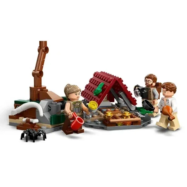 Конструктор LEGO Jurassic World Преследование Раптора и Титанозавра