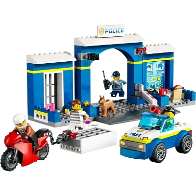 Конструктор LEGO CITY Погоня в полицейском участке
