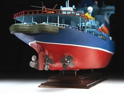 Модель сборная ZVEZDA Российский атомный ледокол "Арктика" проект 22220 1:350